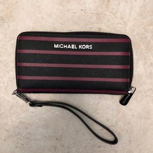 Wallet wristlet